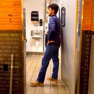 Meet your Posher, Georgios